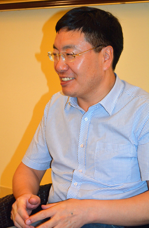 天长市经济和信息化委员会主任吕传华接受采访 中国出版传媒网首席观察员吴礼明  摄_副本.jpg