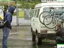古岳在狂风暴雨中搭
